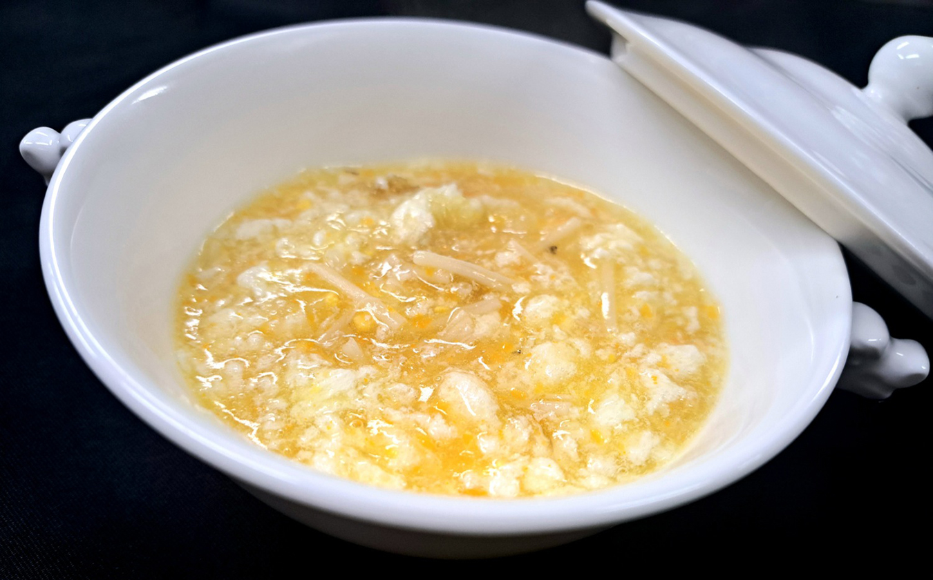 上海蟹の卵入りふかひれスープ